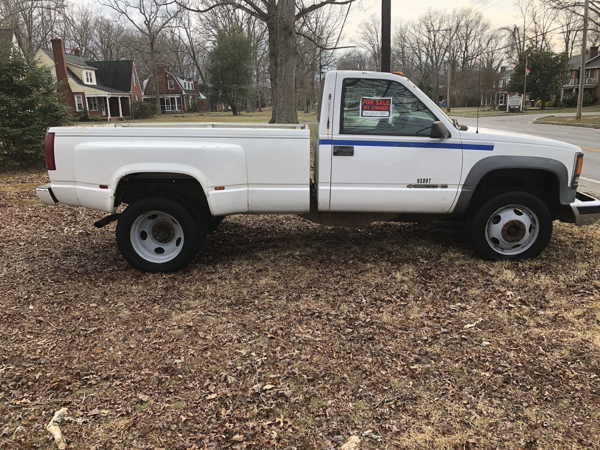 2000 CHEVY 3500 HD DIESEL DUALLY 110 K MILES for Sale in Saint Charles