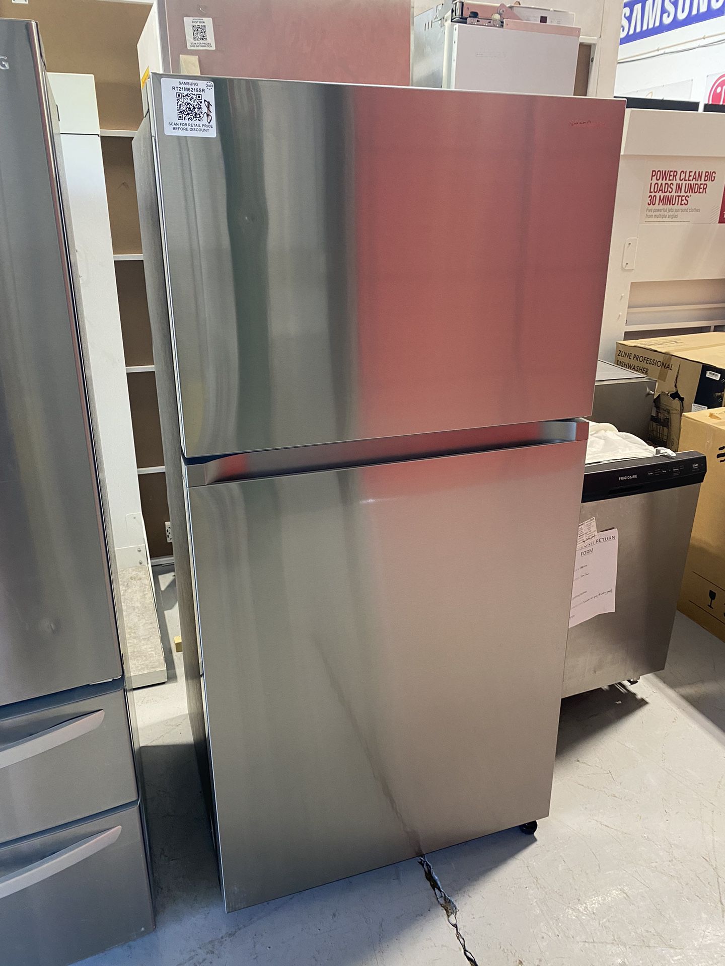 Stainless Steel 21 Cu. Ft. Top Freezer Refrigerator With FlexZone 
