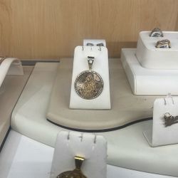 Virgin Mary Pendant 10k 