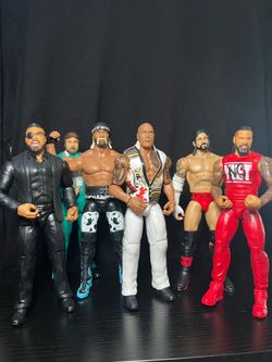 Wwe main event figure bundle of 7