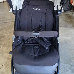 NUNA, HIGHEND DESIGNER BLACK STROLLER BOUGHT IT FROM NORDSTROM NOW ON SALE FOR JUST ONLY $199 (OVER $700 VALUE)!!
