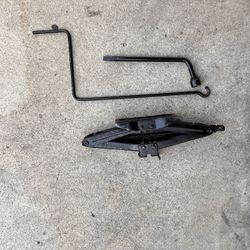 Three-piece scissor jack universal