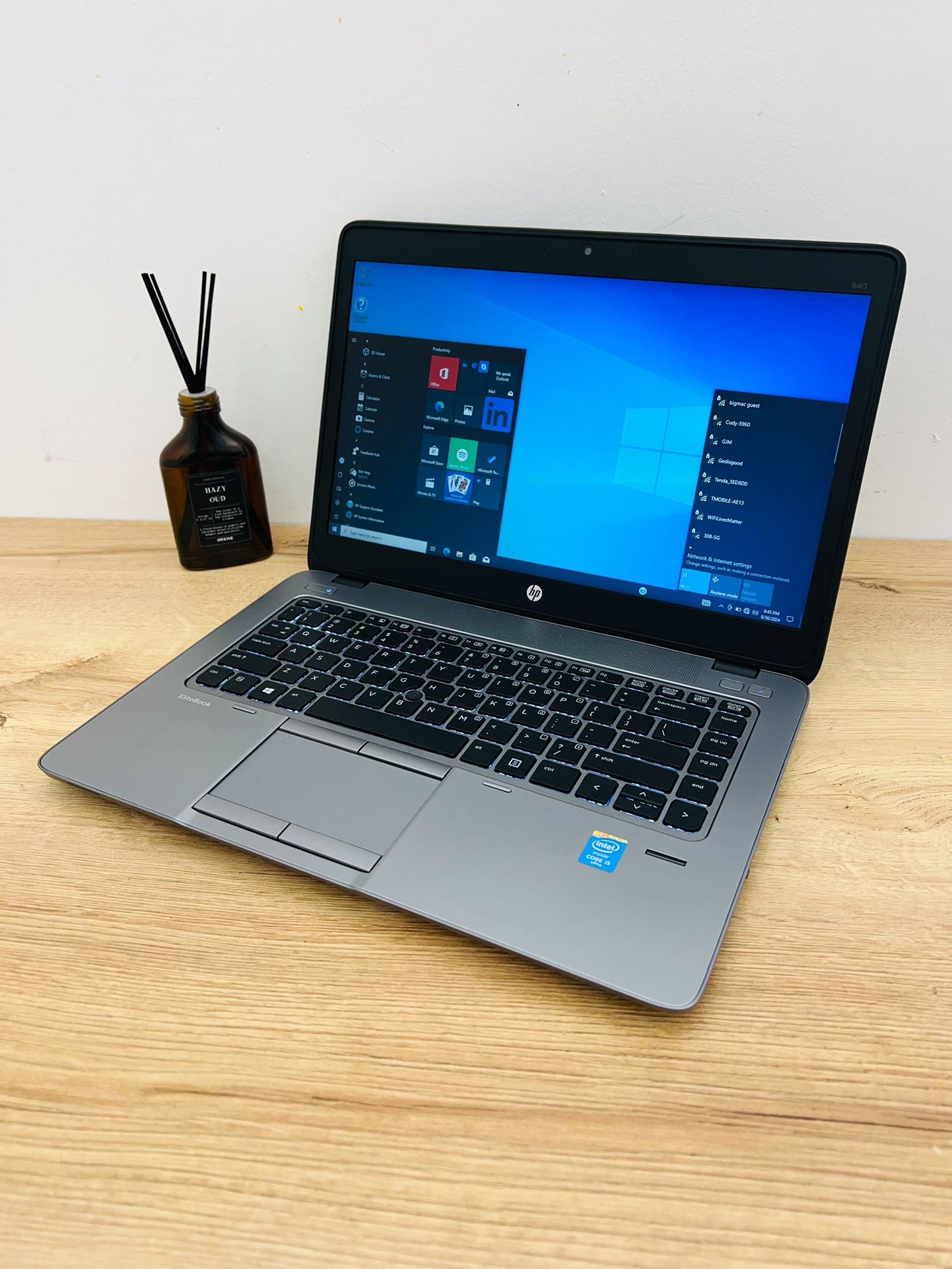 HP i5 vPro laptop / Windows 10 Pro / HDD 500GB / RAM 8GB / Camera / DisplayPort / WiFi / Bluetooth / Antivirus / Charger / Fingerprint / Backlit