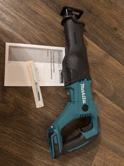 Makita 18V LXT  Variable Speed Reciprocating Saw (Tool-Only) New