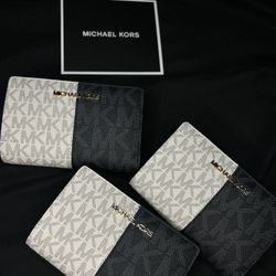 Micheal Kors Wallet Half N Half