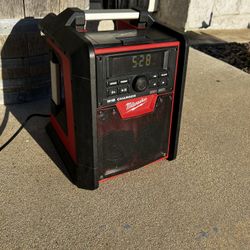 Milwaukee Radio/Charger 