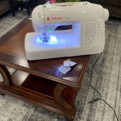 Singer Futura XL-400 Embroidery Sewing Machine