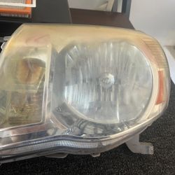 Left Headlight For 2009 Toyota Tacoma( Original) 