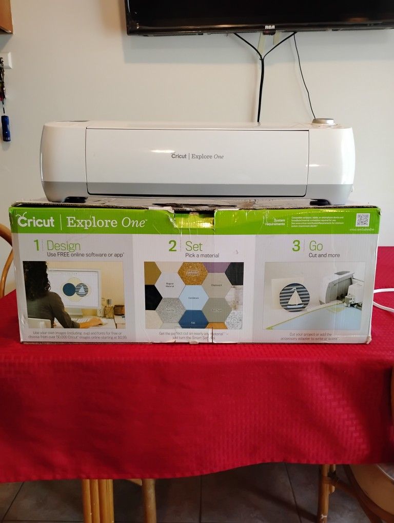 Cricut Explore One w/Bluetooth Adapter