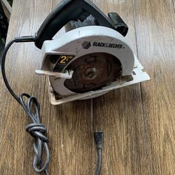 BLACK & DECKER 2 1/8 HP Circular Saw #7391