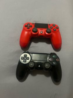 PS4 controllers