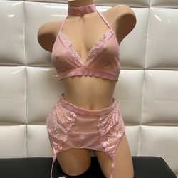3 Piece Lingerie-Bra Thong And Garter Brand New- $20 Pick Up Price-Nuevos 3 Piezas