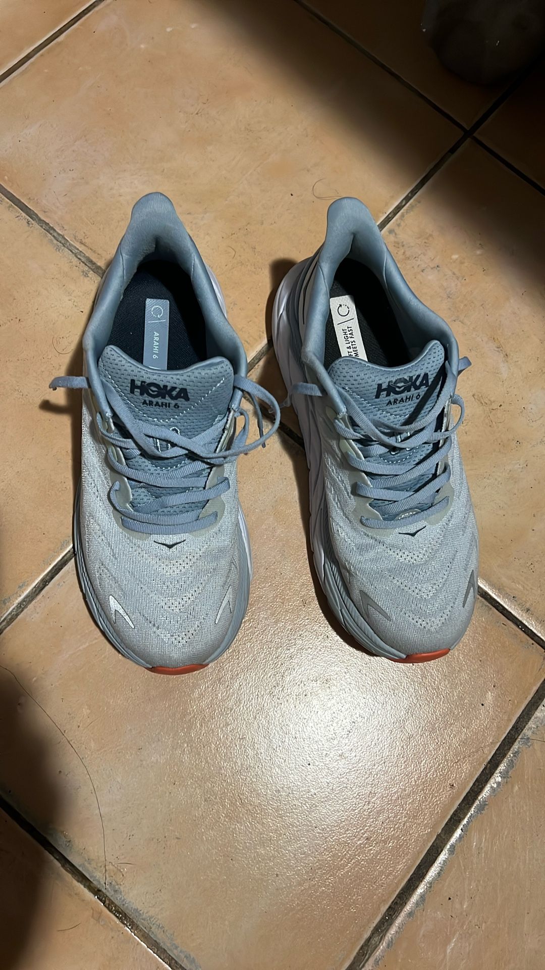 Hoka Arahi 6 Size 9 1/2 Like New