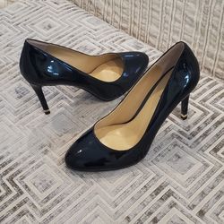 Black Pumps, Michael Kors, Size 6, Medium Heels, New