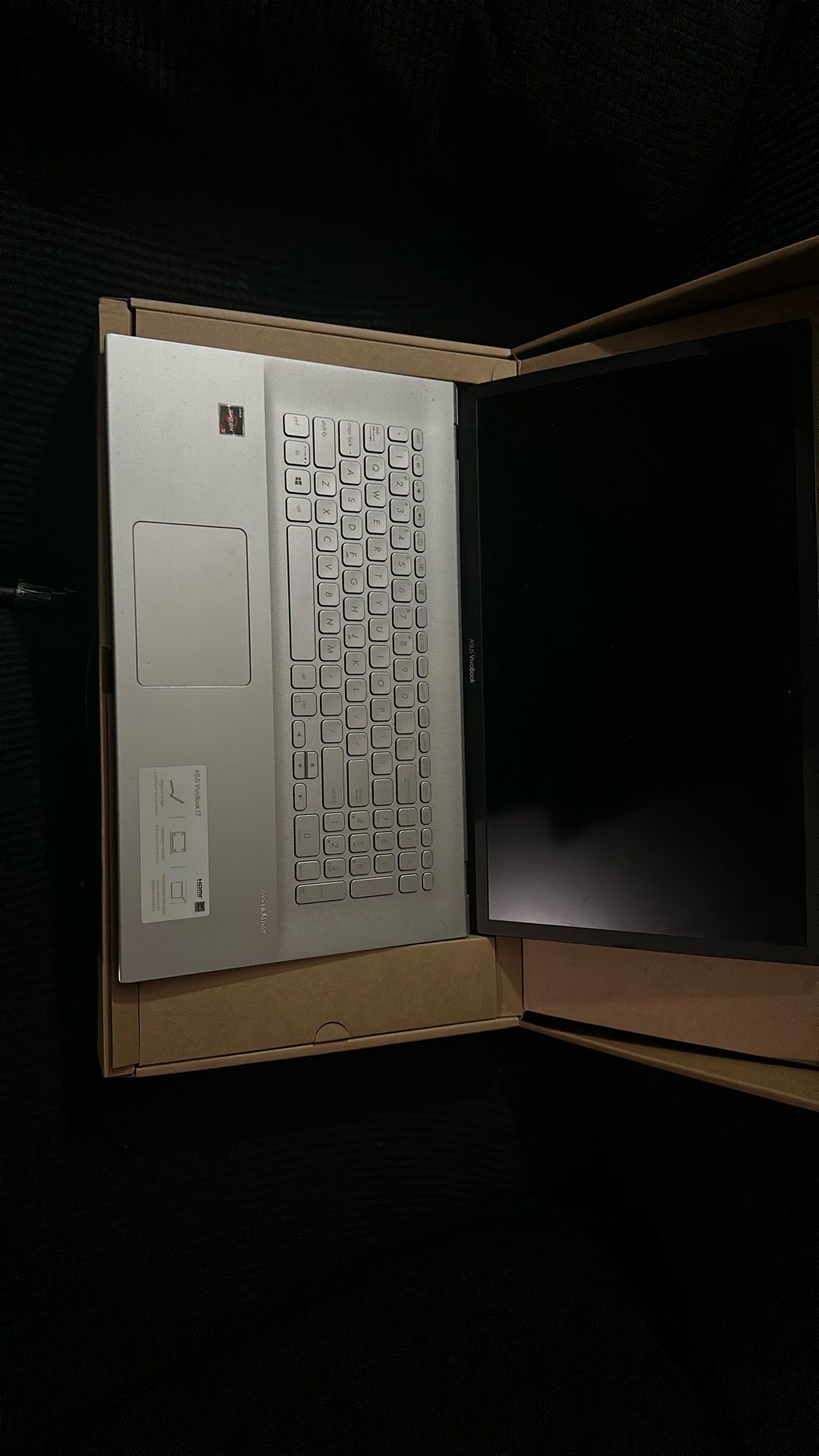Asus Vivobook M712d 17.3