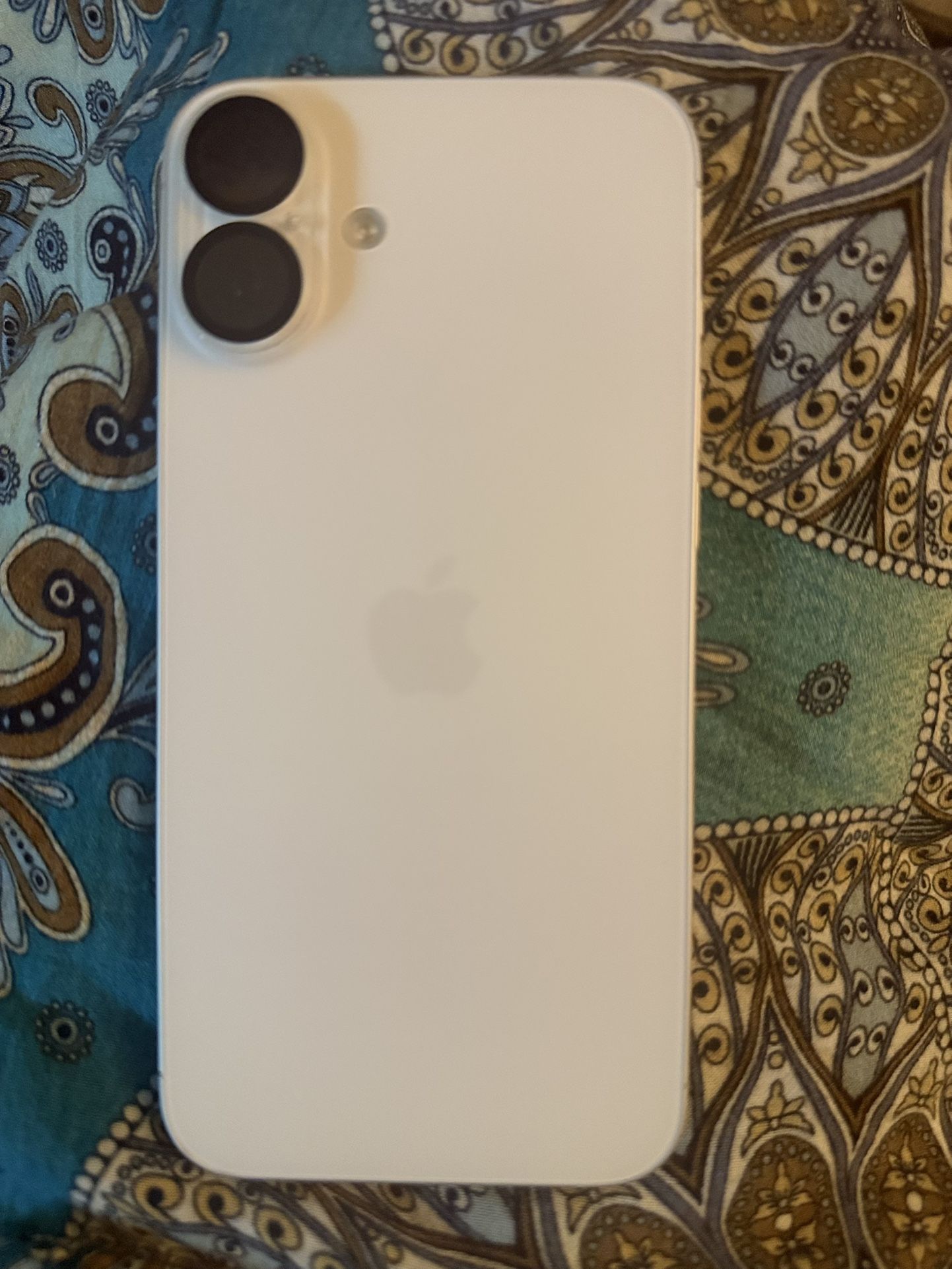 iPhone 16 Plus 