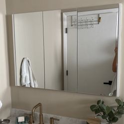 Medicine Cabinet 35/25