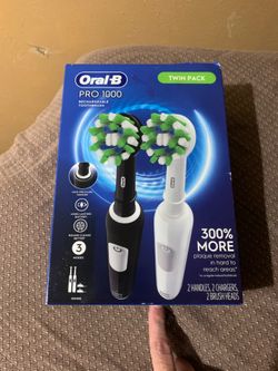 Brand New!Oral b pro 1000 twin pack