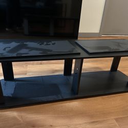 TV stand fits TV upto 50in