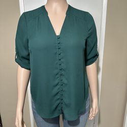 Torrid Women’s Forest Green Button Down  V Neck Blouse
