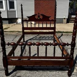 Vintage Full-Sized Four-Poster Bed