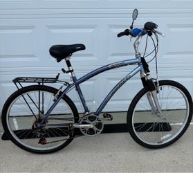 Men’s Diamondback Wildwood Comfort Hybrid Bike Mint / Barely Ridden!  Open to offers…
