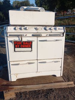 1950s  gas stove