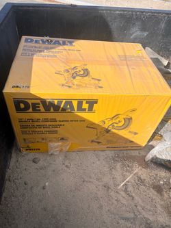 Double bevel sliding mitter saw