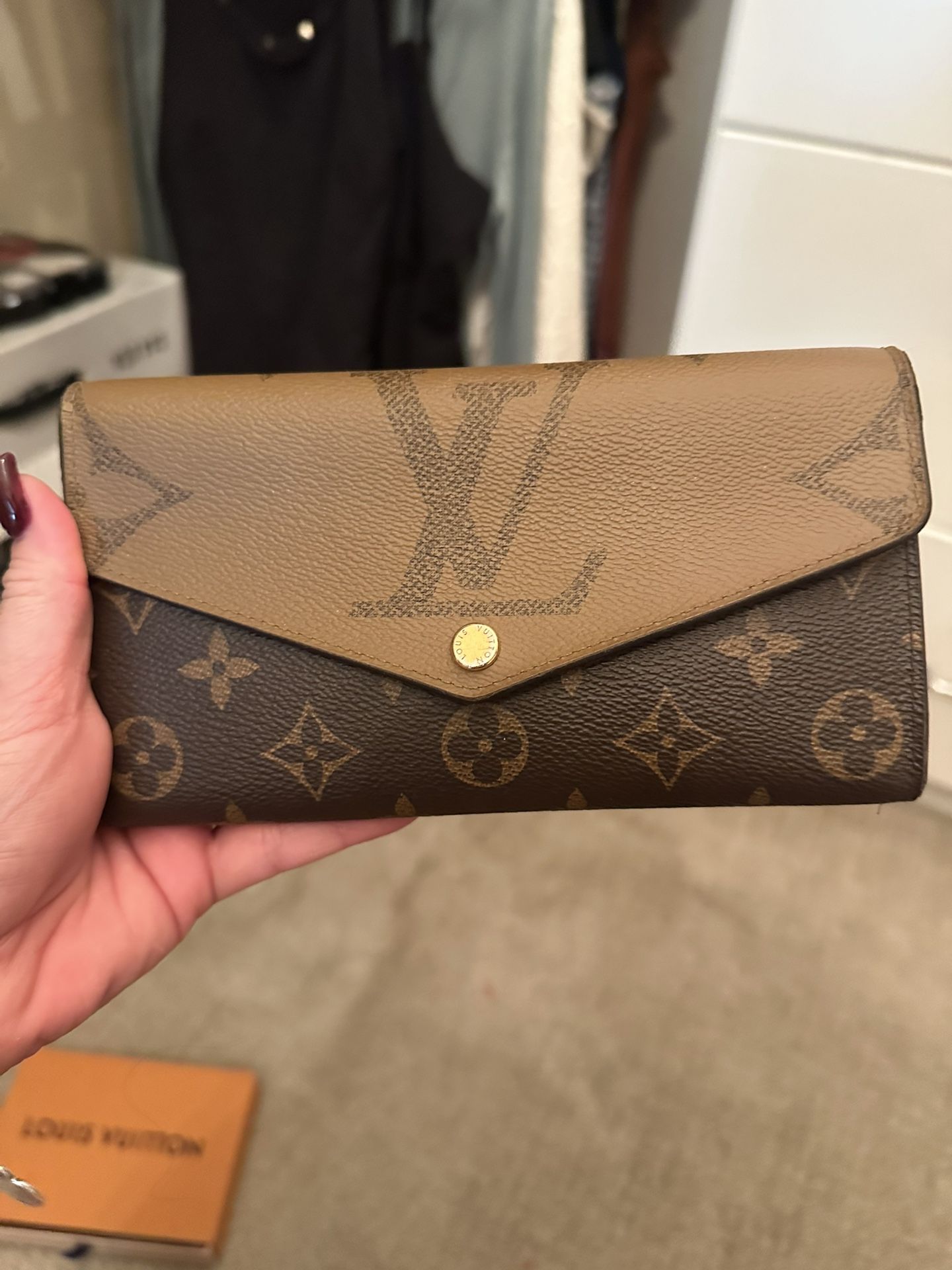 Authentic Louis Vuitton Sarah Wallet
