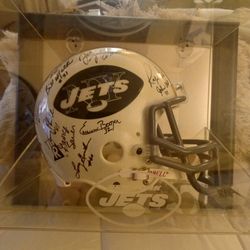 Super Bowl III Champions New York Jets Joe Namath Team Signed Helmet And Display Case For JSA Letter Of Authenticity