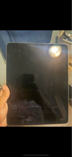 IPAD Air 13inch M4 128GB cellular unlocked 750