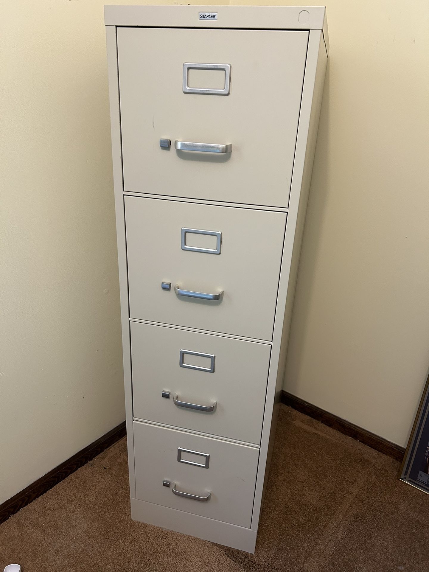6 filing cabinets like new