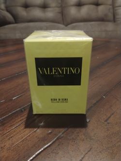 Valentino Donna Born in Roma Yellow Dream Eau de Parfum 100 mL – Brand New