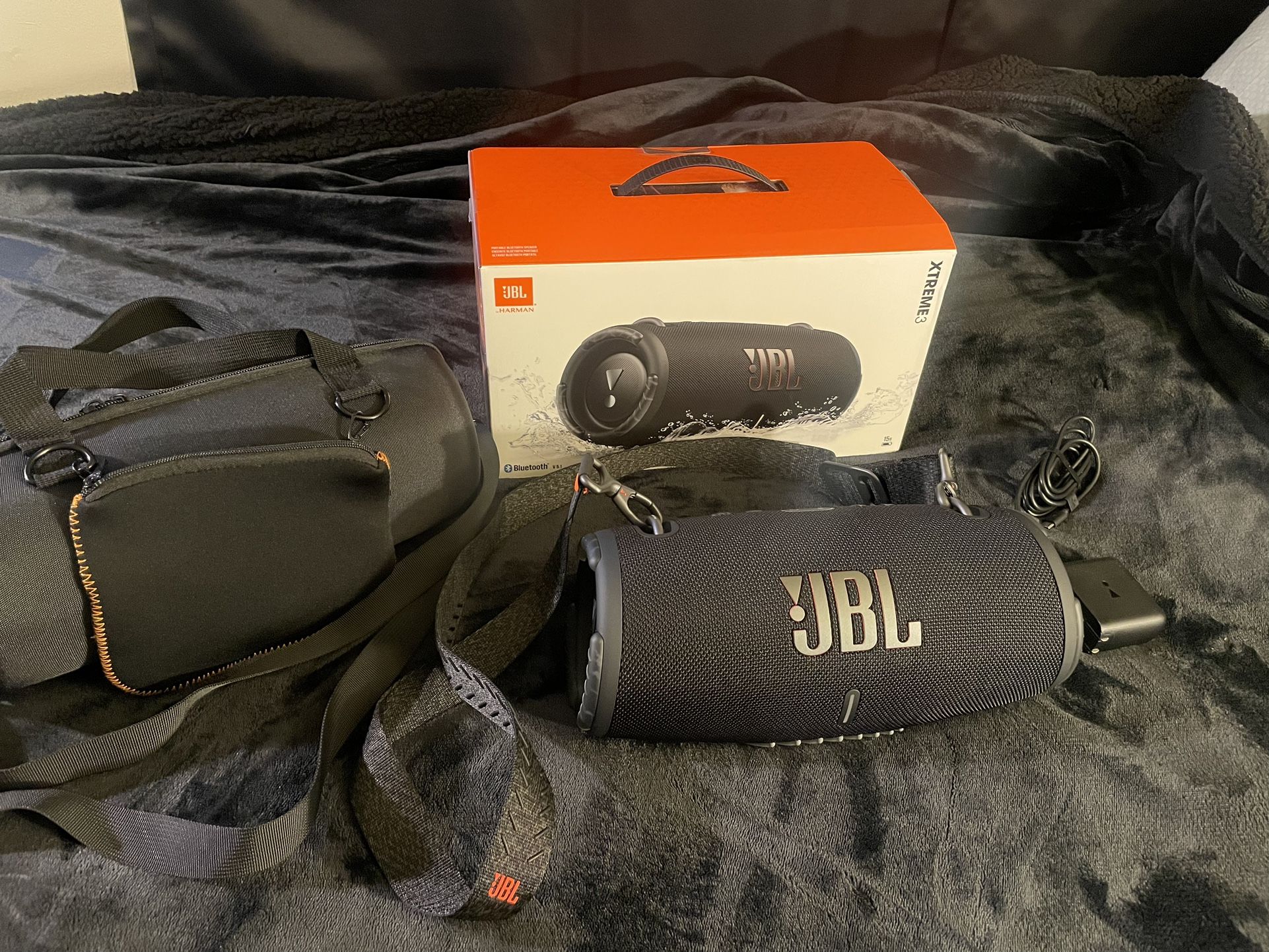 JBL EXTREME 3 BLUETOOTH SPEAKER WITH HARD CARRYING CASE