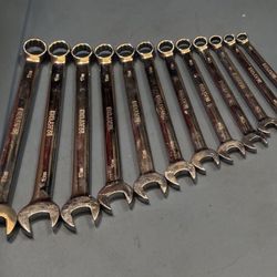 Matco Tools 12 PIECE METRIC 12 POINT COMBINATION WRENCH SET Includes sizes 8mm - 19mm