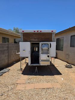 Truck camper / pop up camper