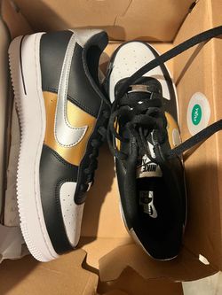 Youth size 7 Nike
