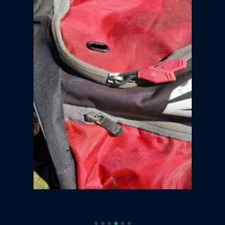 EASTON "YOUTH"  KIDS  BAT BAG( SEE PICS)  LOCATED IN GLENDORA. CHECK OUT MY PAGE FOR OTHER GREAT BASEBALL EQUIPMENT FOR SALE "CHEAP"