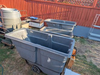 Rubbermaid Heavy-Duty Utility Dump Cart/Cart