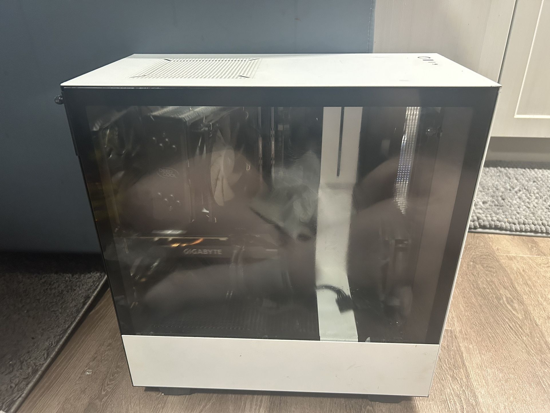 NZXT Prebuilt PC. 1660ti 16 GB Ram 500gb SSD Intel Core I5