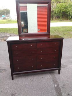 Mahogany 8 Drawer Dresser And Mirror