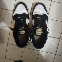 Nike Panda Dunks 