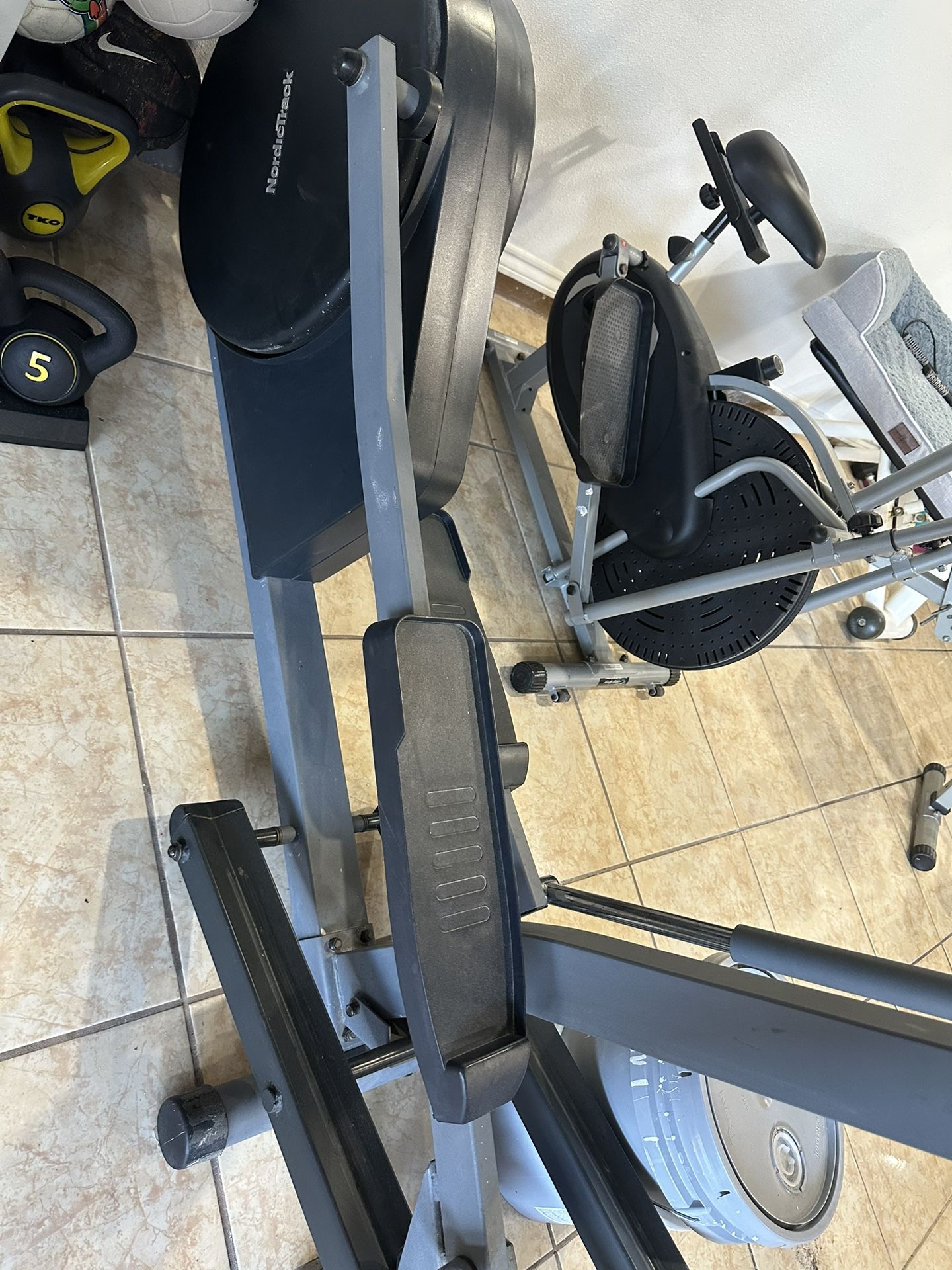Nordic Track Elliptical Trainer VGR 910