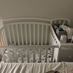 Baby Crib/Toddler bed 