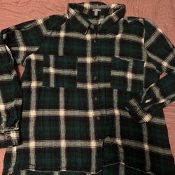 Women’s Green Plaid Long Sleeve Button Up Shirt 