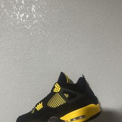Jordan 4 Yellow Thunder 