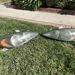 02-04 Toyota Camry Le  Headlights/radio