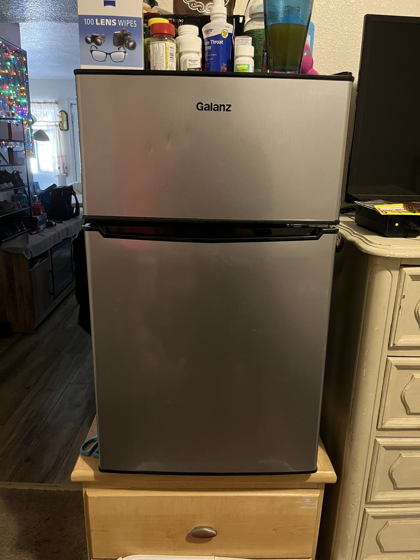 Mini Fridge (Galanz)