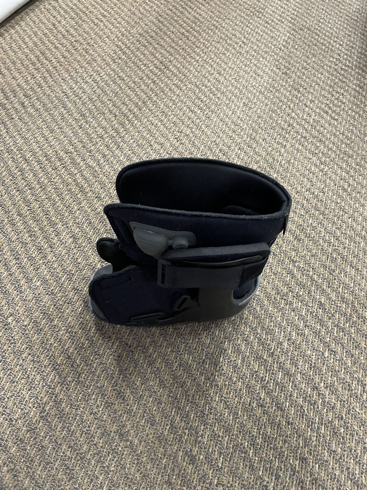 BREG Walking Boot -Medium