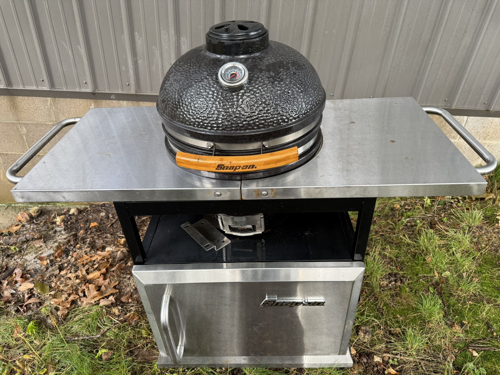 Snap on Egg Grill